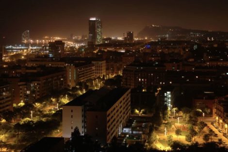 Vista nocturna del Poblenou